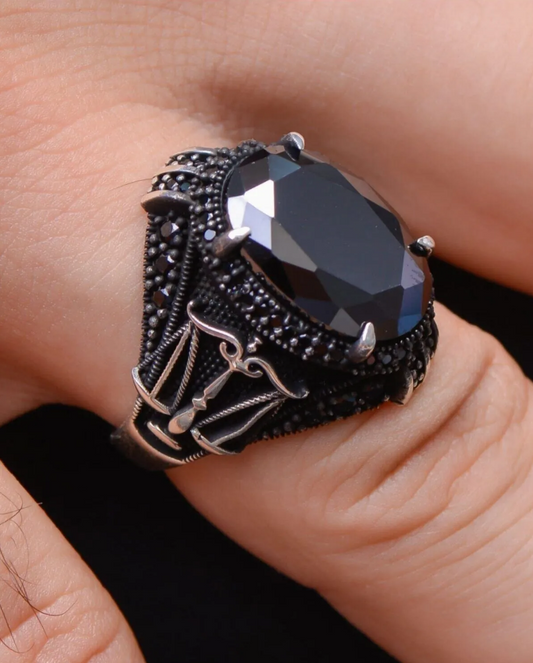 Siyah Oniks Taşlı Terazi Motifli Erkek Yüzük